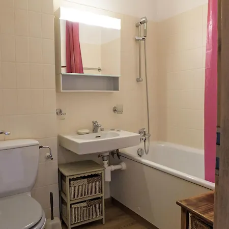 Du Rhone B61 By Interhome